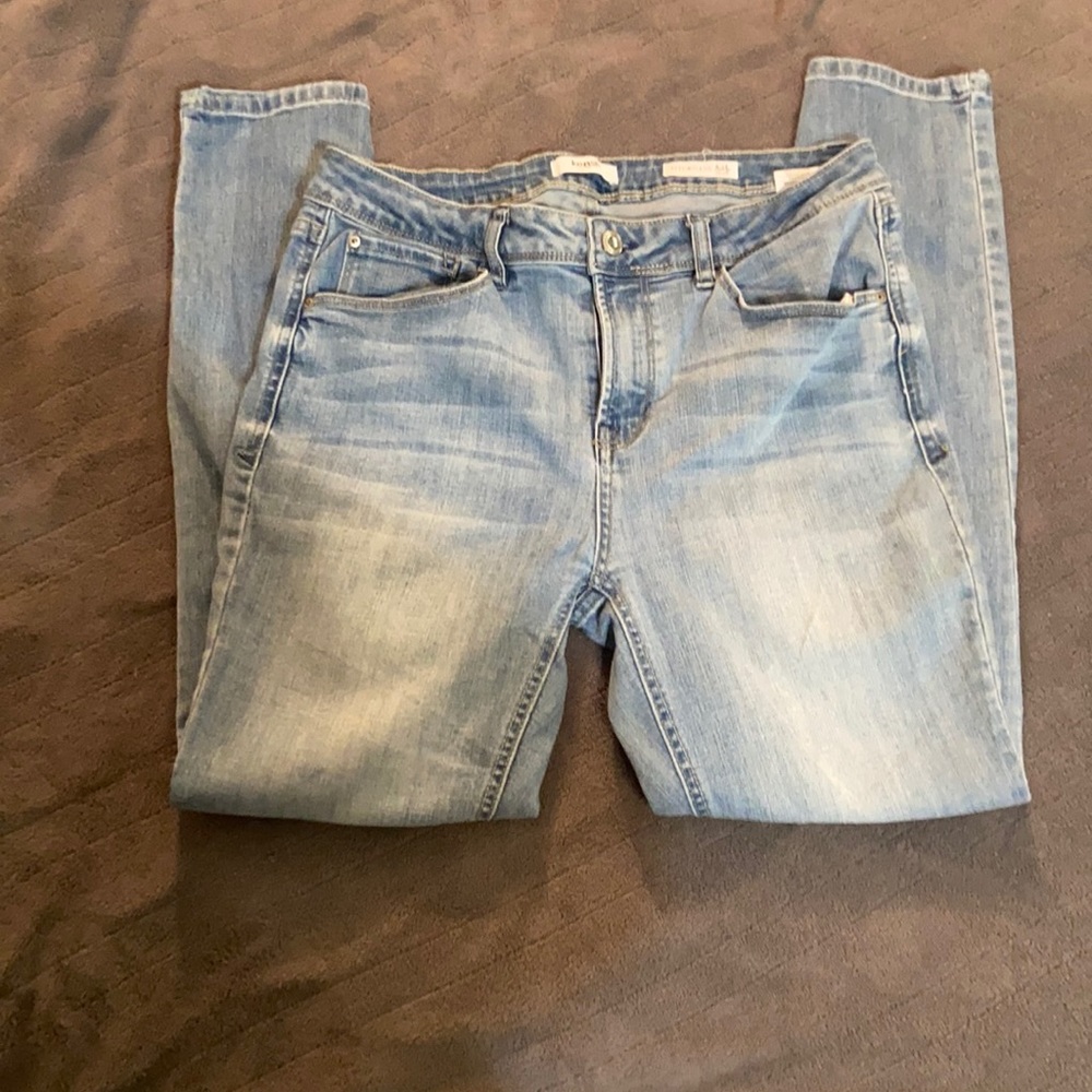 KENSIE JEANS. GREAT CONDITION. SUPER CUTE